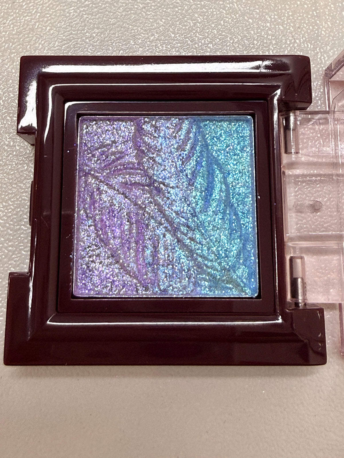 Focalure Leaf Design Glitter Eyeshadow, Shimmer Metallic Single Eye Shadow Palette, Long Lasting Waterproof Eye Makeup