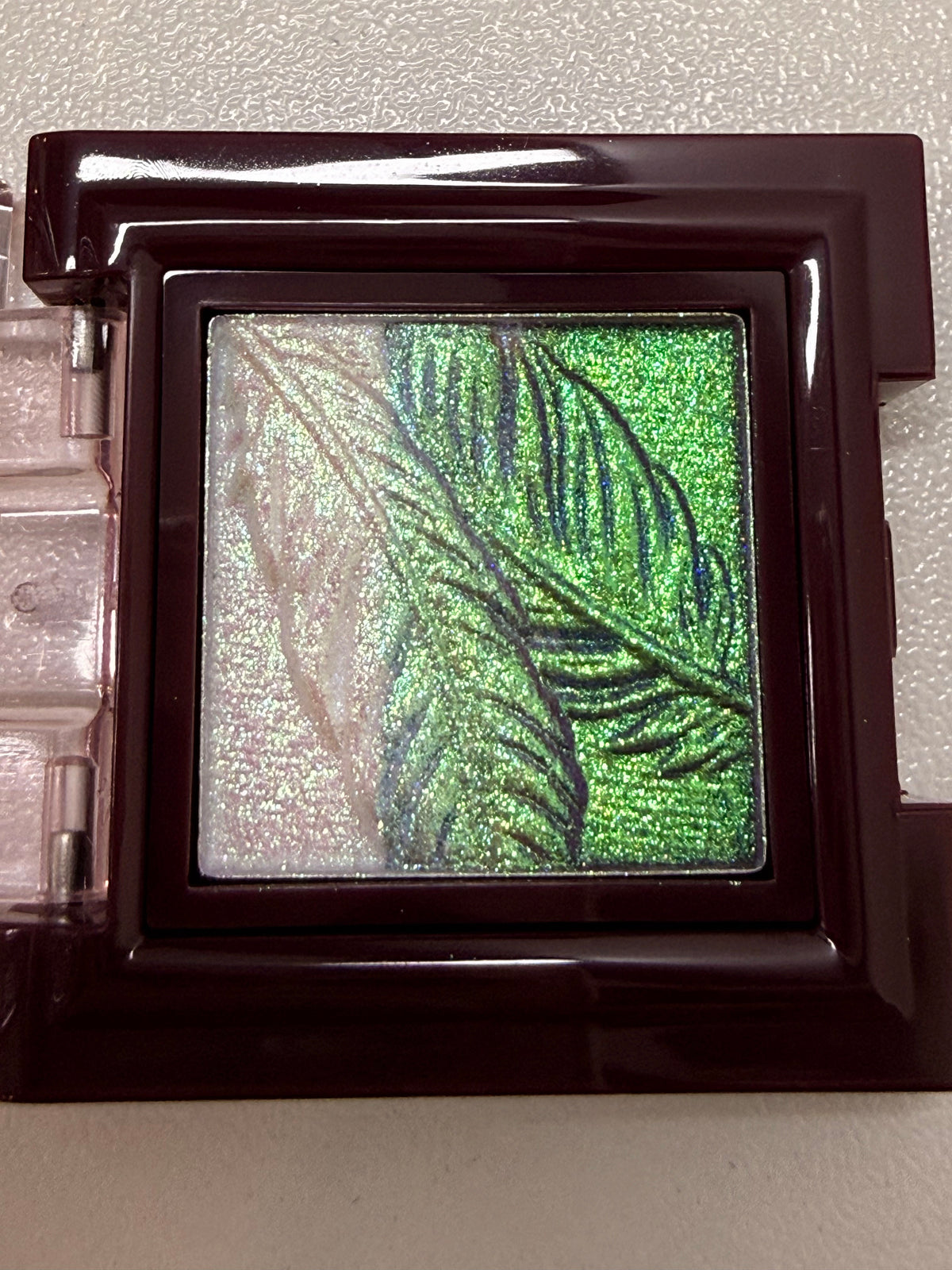 Focalure Leaf Design Glitter Eyeshadow, Shimmer Metallic Single Eye Shadow Palette, Long Lasting Waterproof Eye Makeup