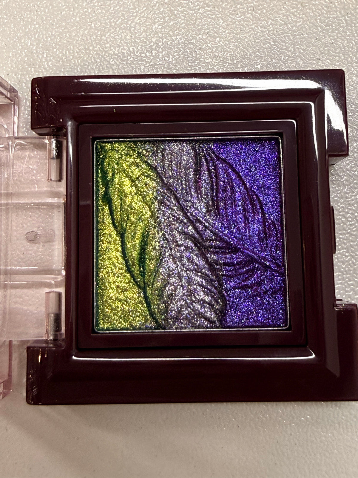 Focalure Leaf Design Glitter Eyeshadow, Shimmer Metallic Single Eye Shadow Palette, Long Lasting Waterproof Eye Makeup